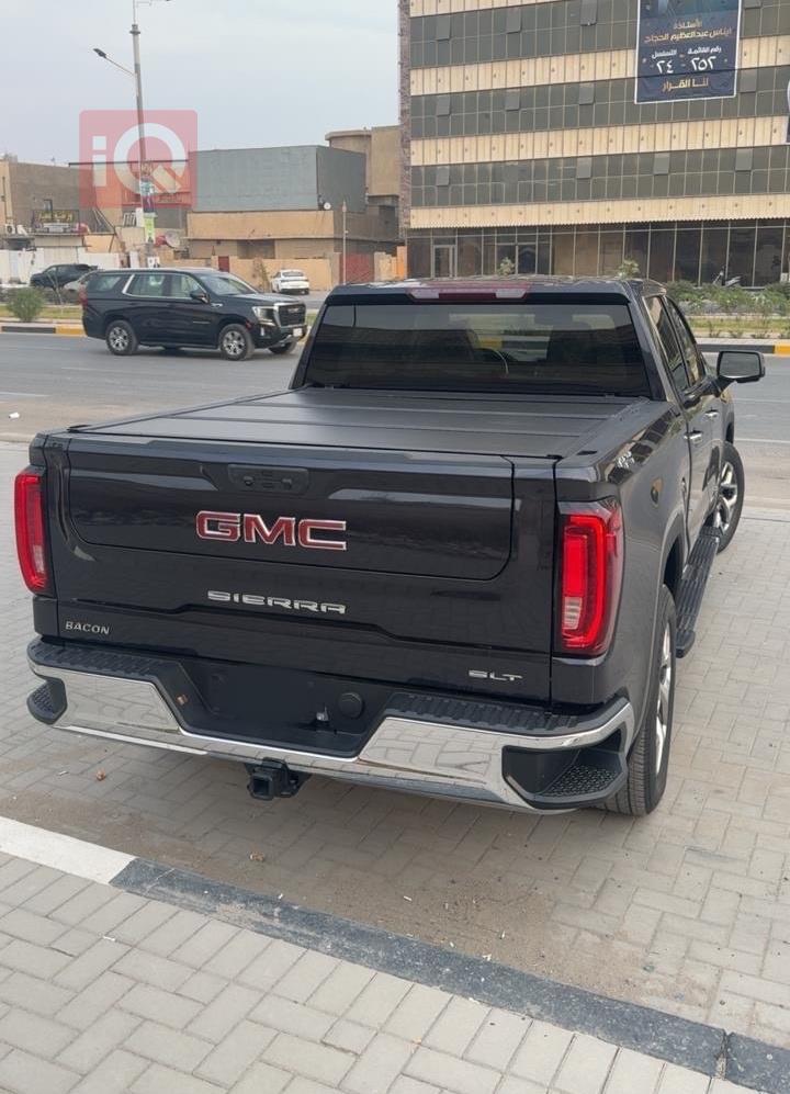 GMC Sierra